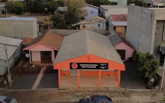 Casa com 2 salas comerciais na Av. Rio Grande do Sul